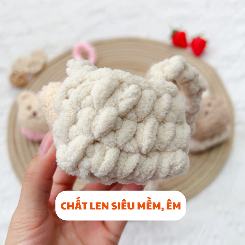 Alternative view of Túi tỏi len gấu