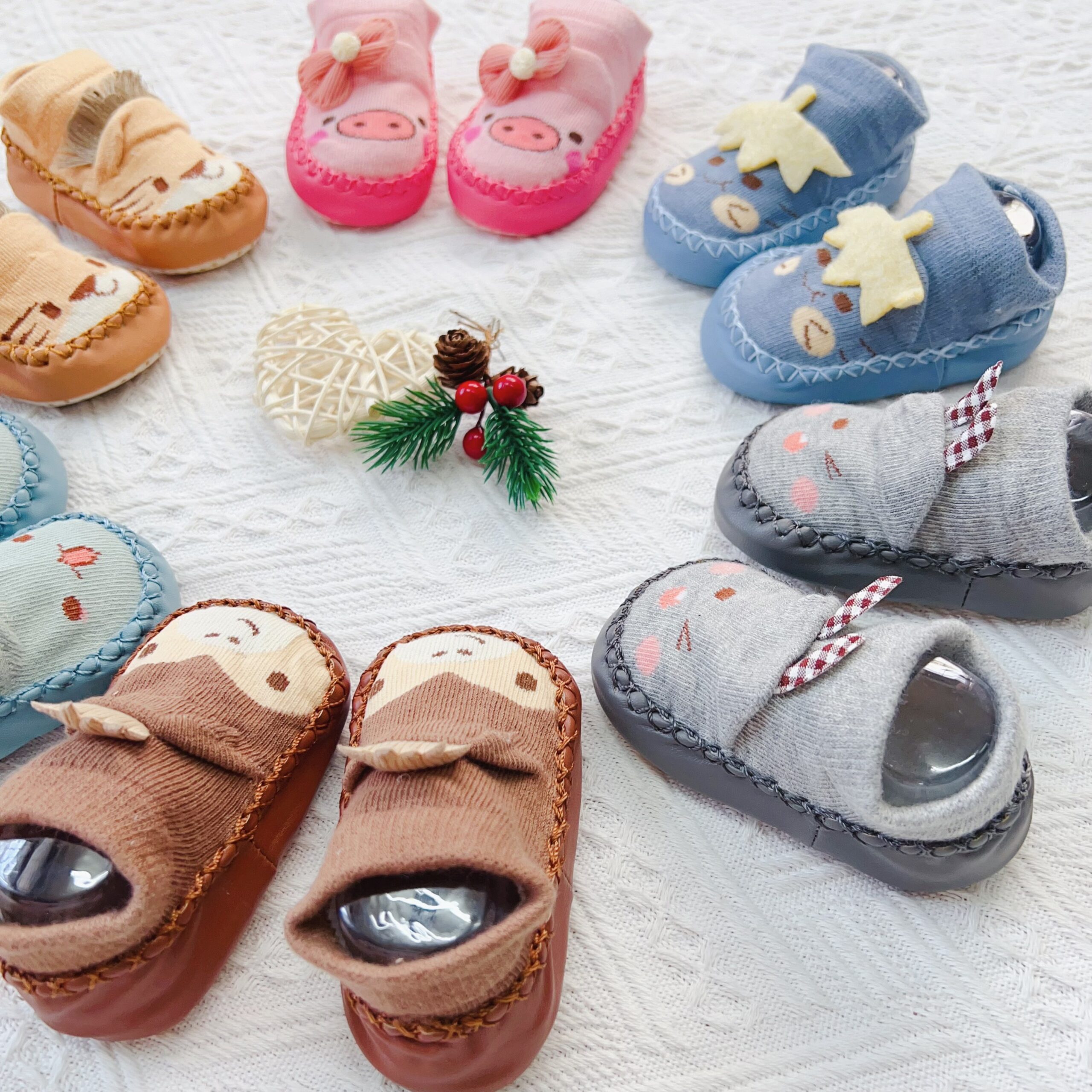 Alternative view of Giày tất da gấu nhiều màu