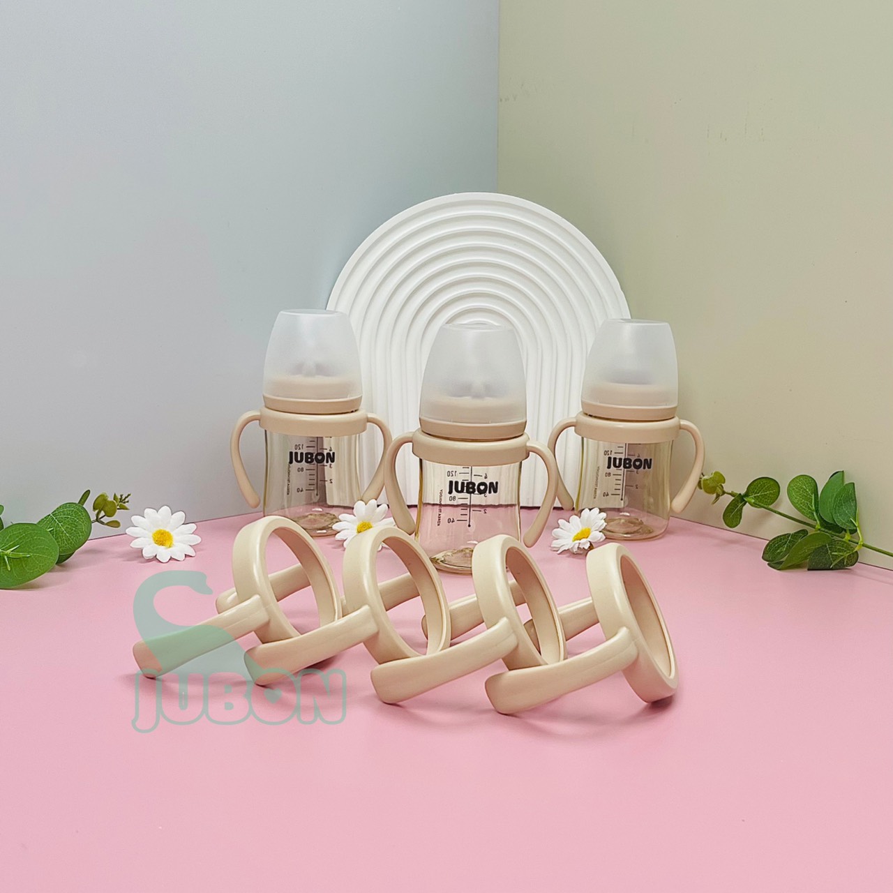 Alternative view of Quai nhựa cầm bình