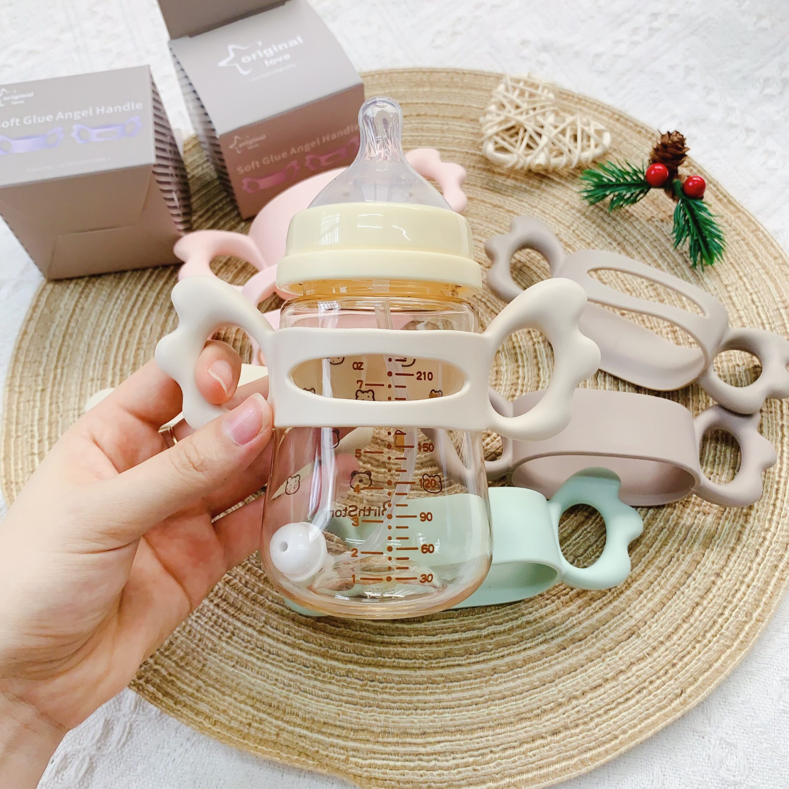 Alternative view of Quai silicon có hộp