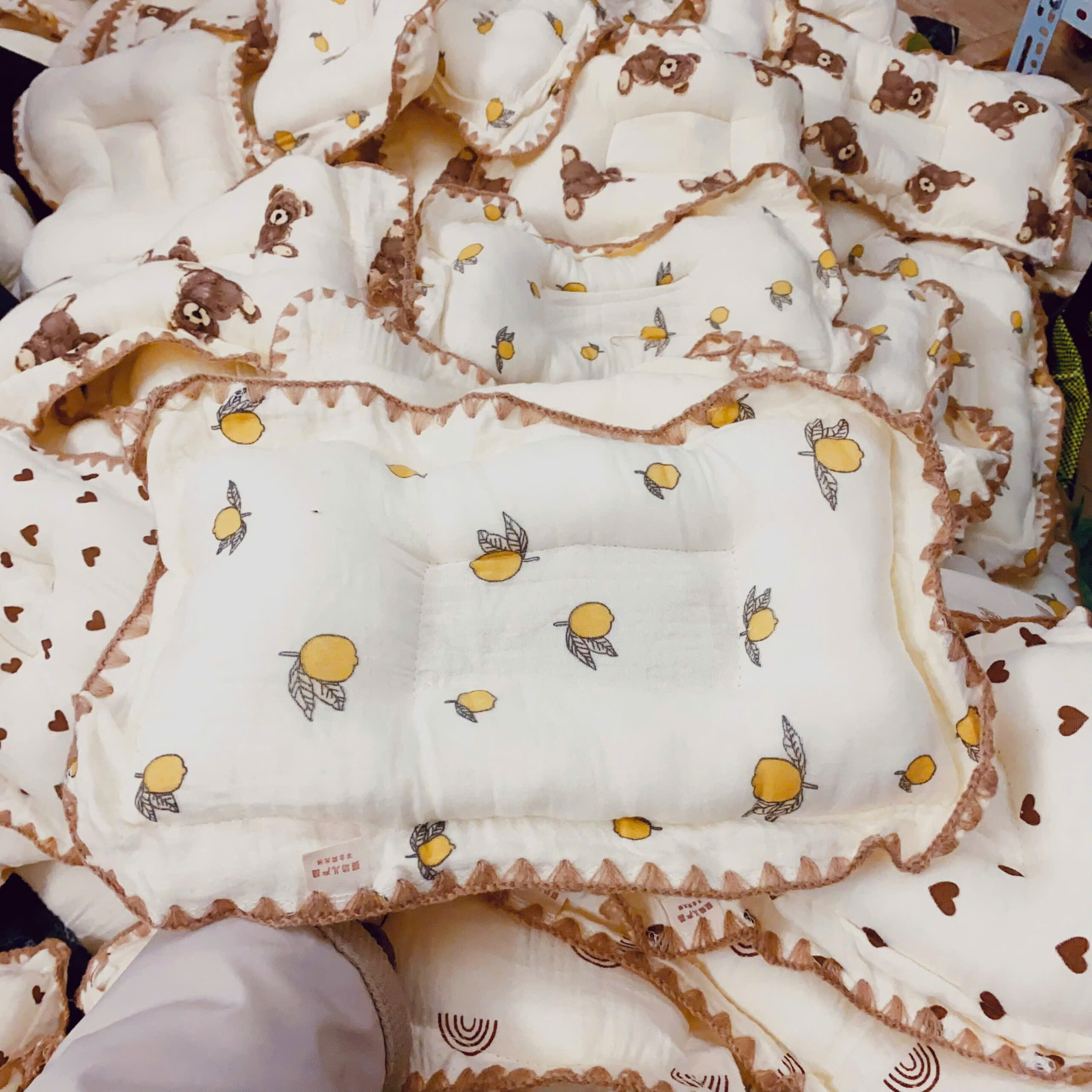 Alternative view of Gối lõm bông